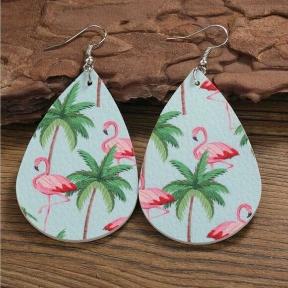 Flamingo 🦩 Drop Earrings - Picture 3 of 3